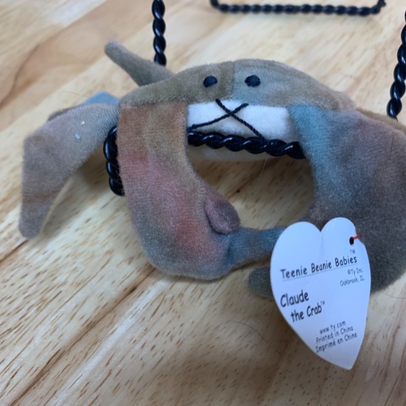 Claude have the crab Ty toy - Picture 6 of 6